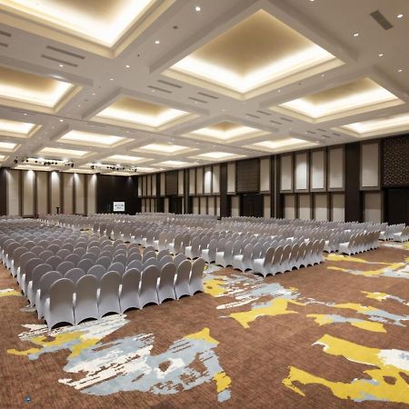 Aston Gresik Hotel & Conference Center Extérieur photo