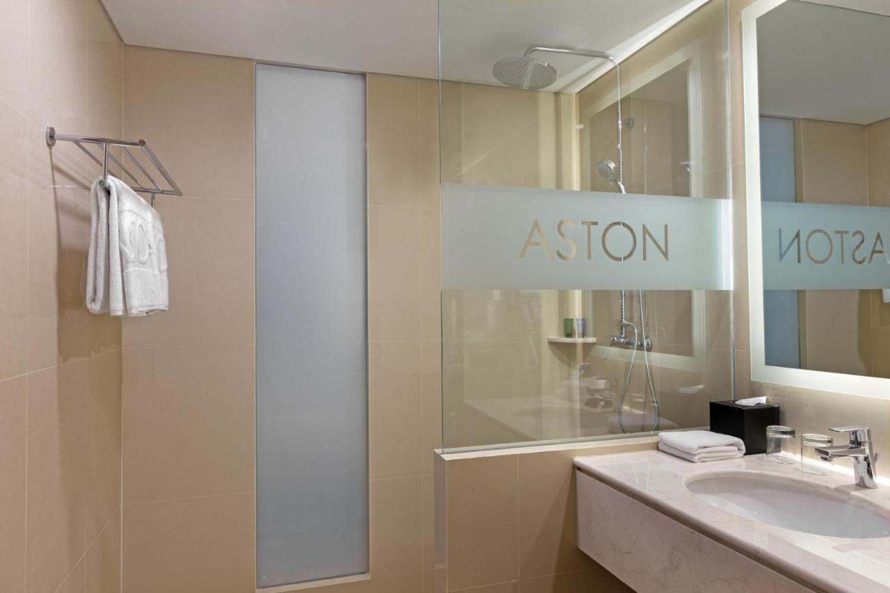 Aston Gresik Hotel & Conference Center Extérieur photo