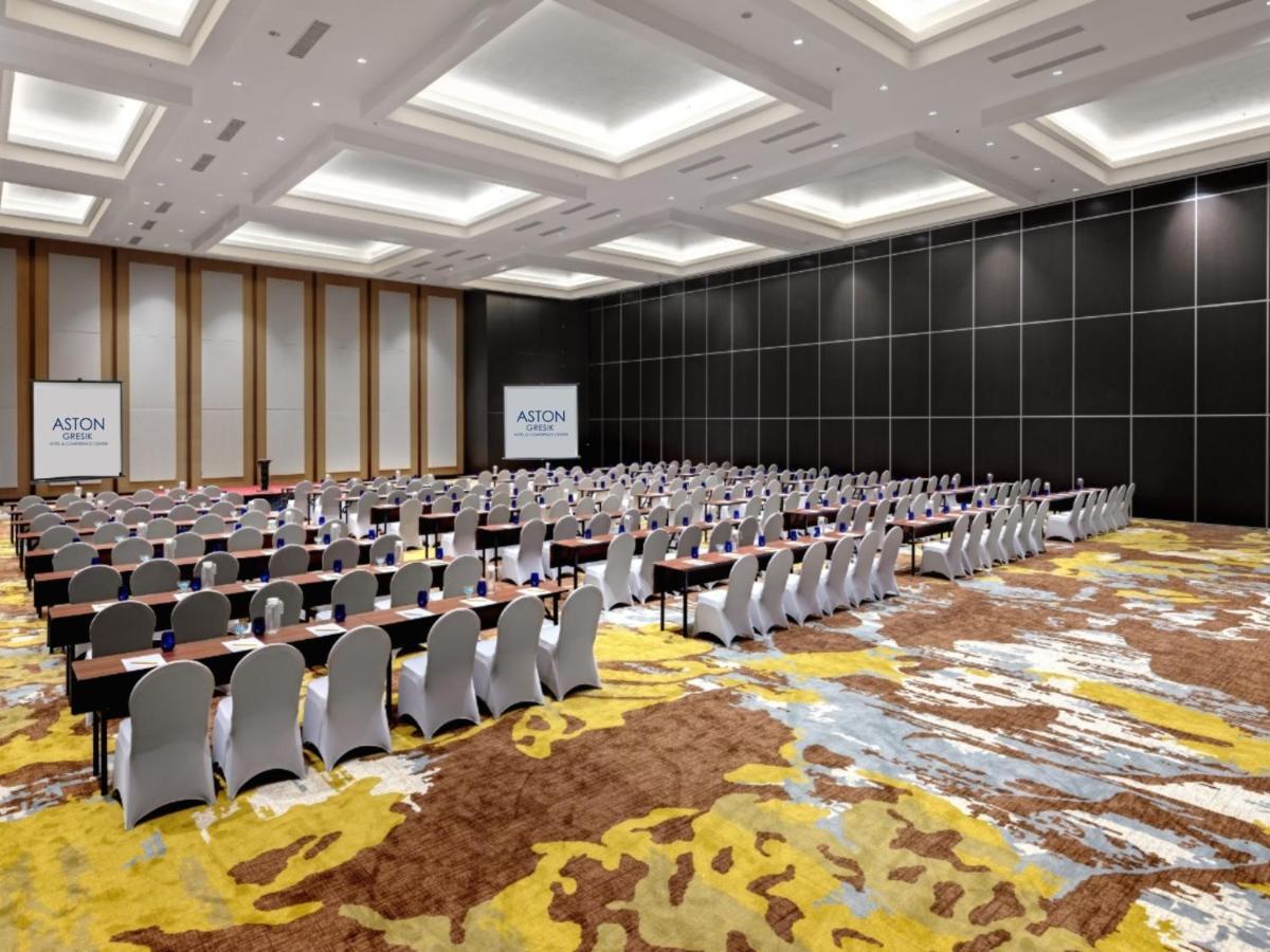 Aston Gresik Hotel & Conference Center Extérieur photo