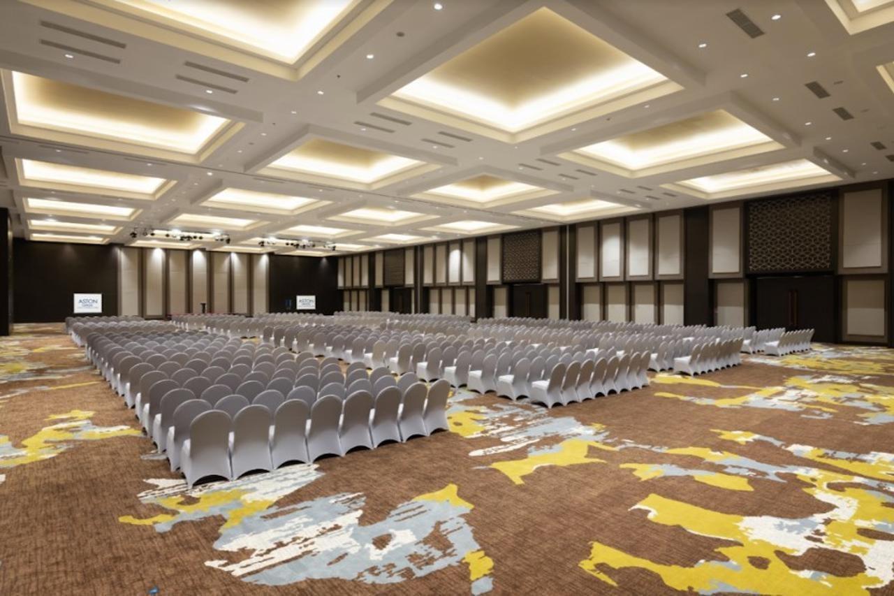 Aston Gresik Hotel & Conference Center Extérieur photo