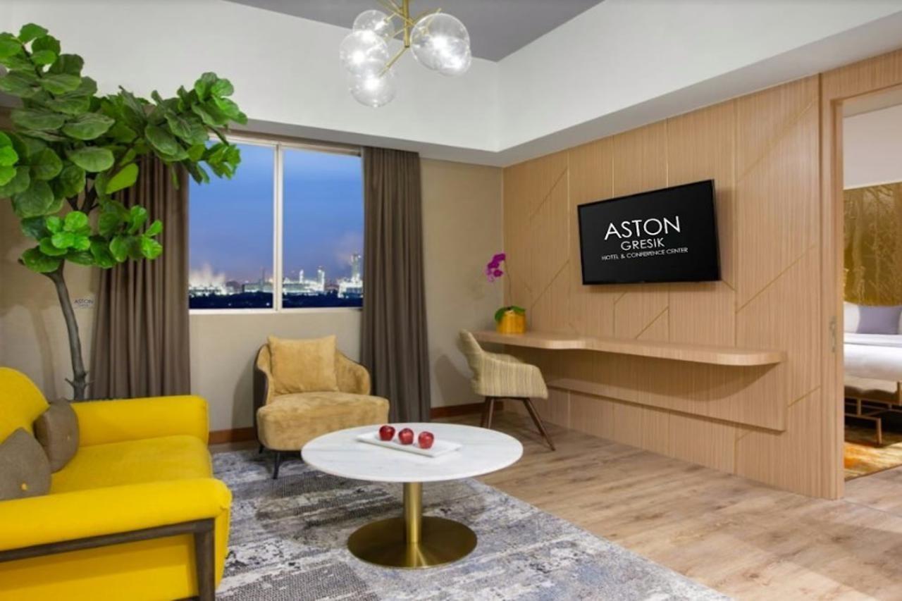 Aston Gresik Hotel & Conference Center Extérieur photo