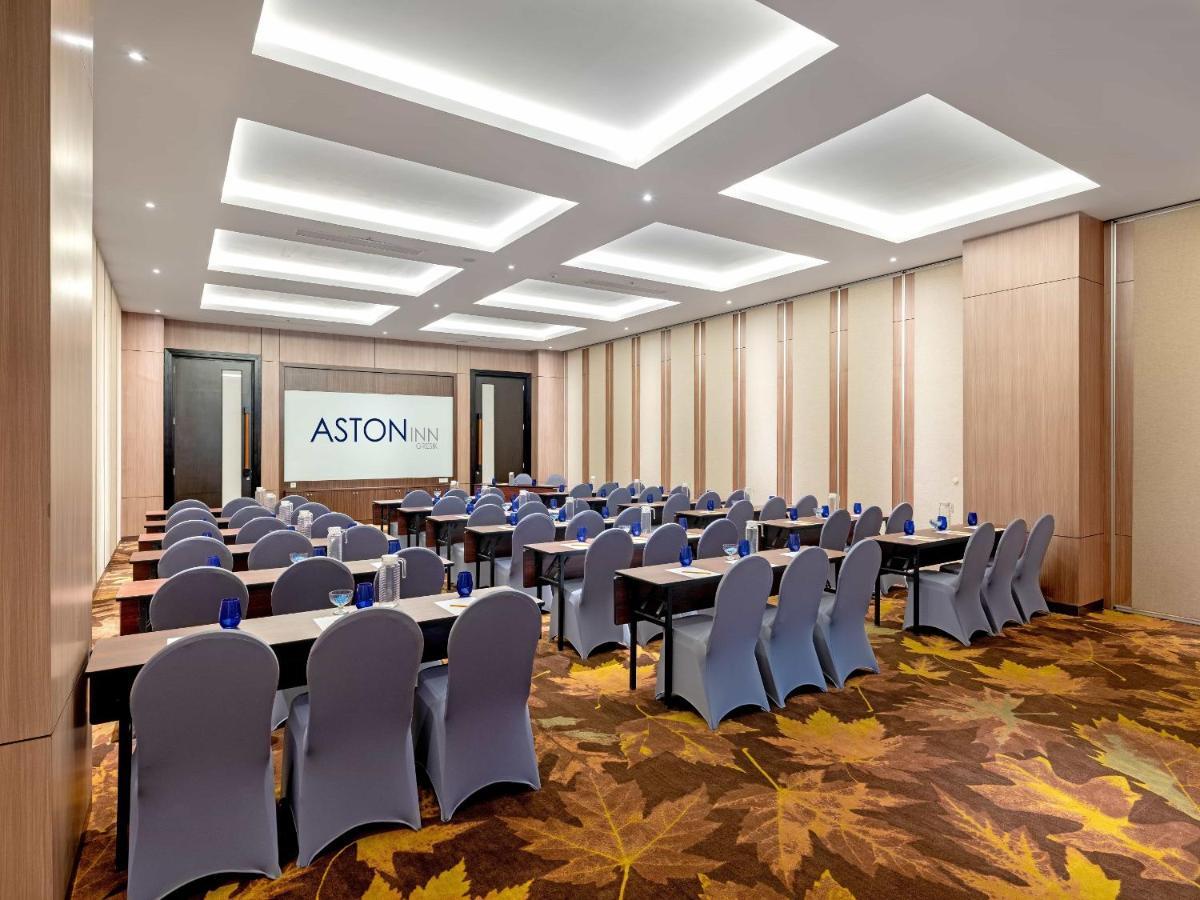Aston Gresik Hotel & Conference Center Extérieur photo