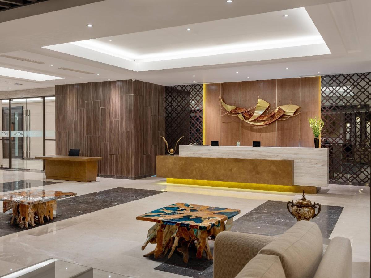 Aston Gresik Hotel & Conference Center Extérieur photo