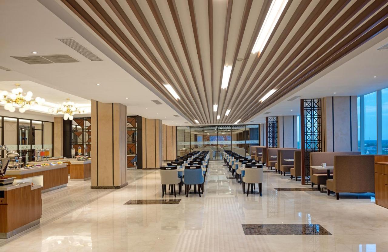 Aston Gresik Hotel & Conference Center Extérieur photo
