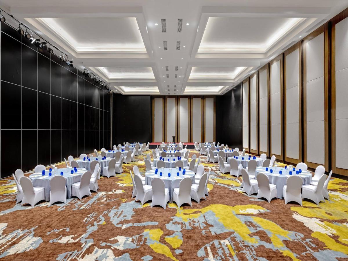 Aston Gresik Hotel & Conference Center Extérieur photo